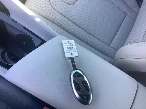 New 2025 Hyundai Elantra Limited image 13