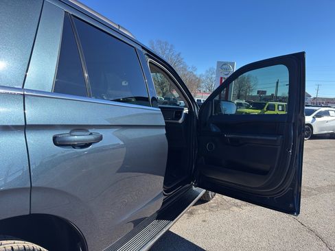 Used 2023 Ford Expedition XLT image 20