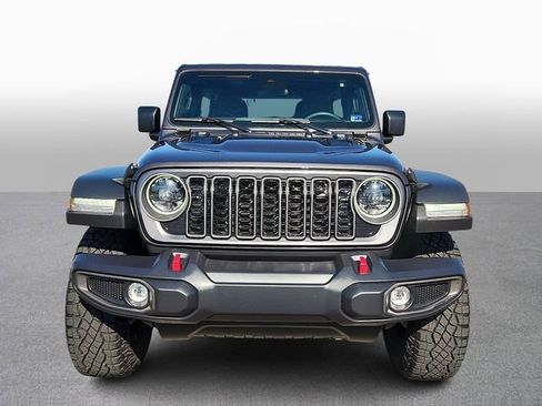 Used 2025 Jeep Wrangler Rubicon image 2