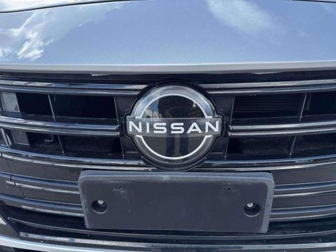 Used 2023 Nissan Versa SV FWD image 13