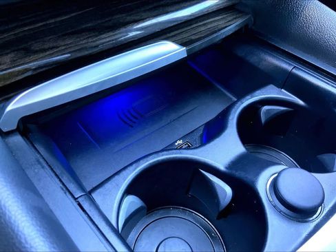 Used 2023 BMW 530i 530i w/ Premium Package image 34