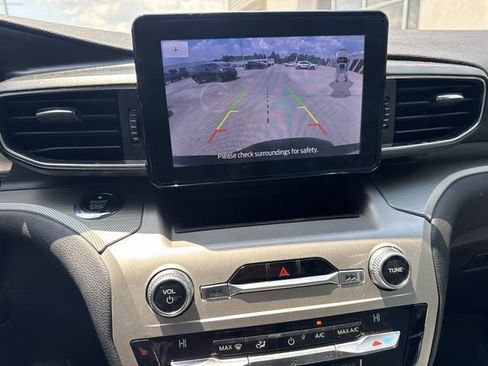 Used 2021 Ford Explorer XLT w/ Equipment Group 202A RWD image 32