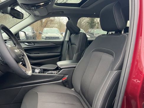 Used 2023 Jeep Grand Cherokee L Laredo w/ Trailer Tow Group (B) image 3