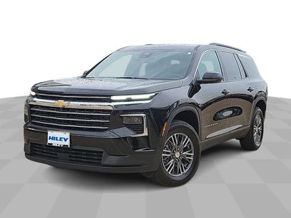 Used 2025 Chevrolet Traverse LT