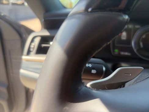 Used 2019 Lexus ES 300h w/ Premium Package FWD image 38