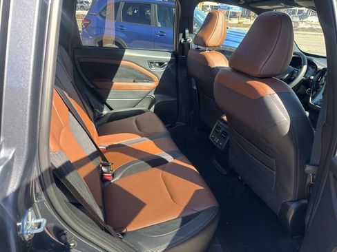 Used 2025 Subaru Forester Touring image 13