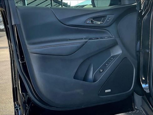 Used 2024 Chevrolet Equinox Premier image 20