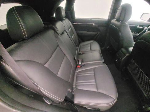 Used 2014 Kia Sorento SX image 19