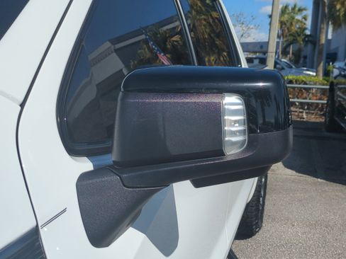 Used 2023 GMC Sierra 1500 AT4 image 12