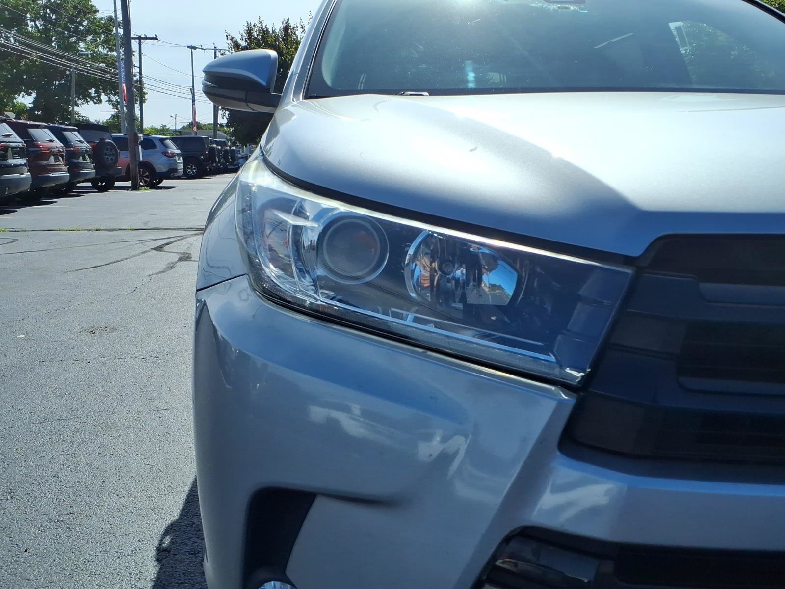 Used 2017 Toyota Highlander SE AWD/4WD image 10