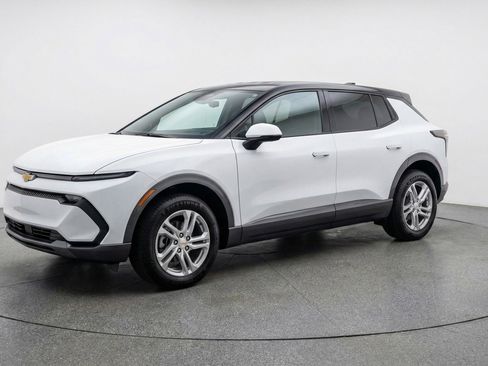 Used 2025 Chevrolet Equinox LT FWD image 3