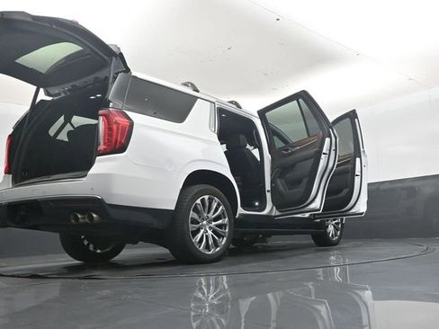 Used 2021 GMC Yukon Denali w/ Denali Premium Package image 55