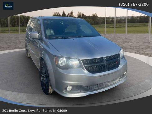 Used 2016 Dodge Grand Caravan SXT image 1