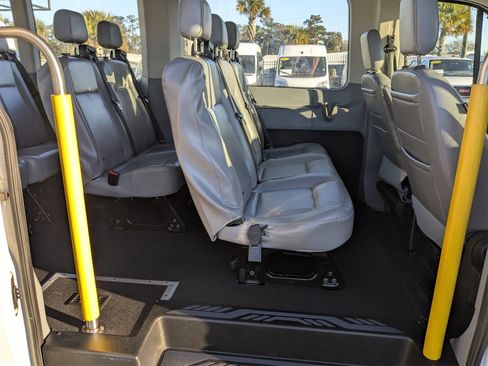 Used 2018 Ford Transit 350 XL image 15