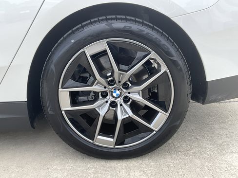 Certified 2025 BMW i5 eDrive40i w/ Premium Package RWD image 8