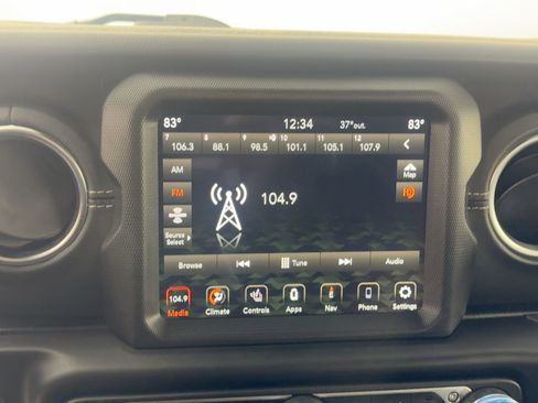 Used 2020 Jeep Gladiator Overland w/ Popular Equipment Package image 21