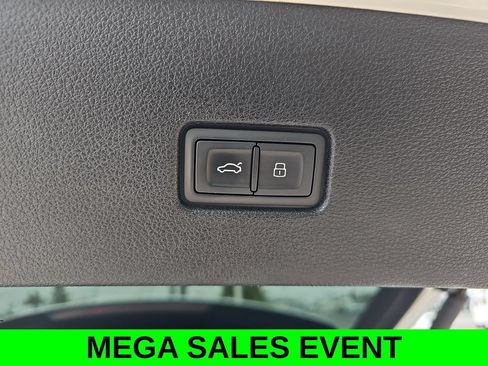 Used 2019 Audi Q8 Premium Plus w/ Premium Plus AWD/4WD image 13
