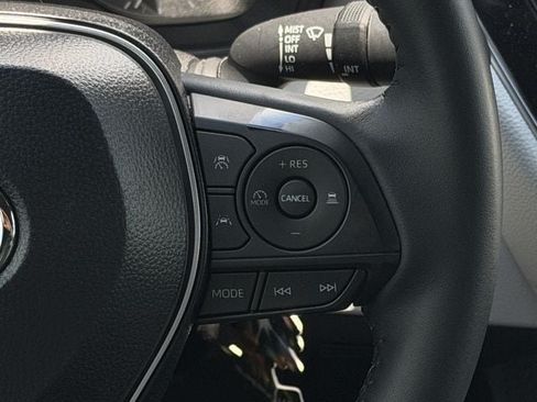 Certified 2025 Toyota Corolla SE FWD image 15