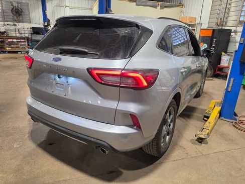Used 2024 Ford Escape ST-Line FWD image 2