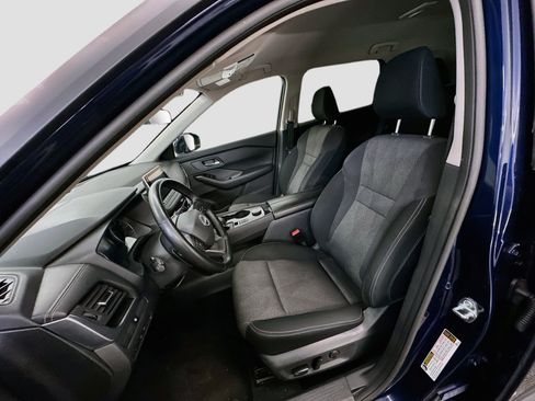 Used 2025 Nissan Rogue SV AWD/4WD image 13
