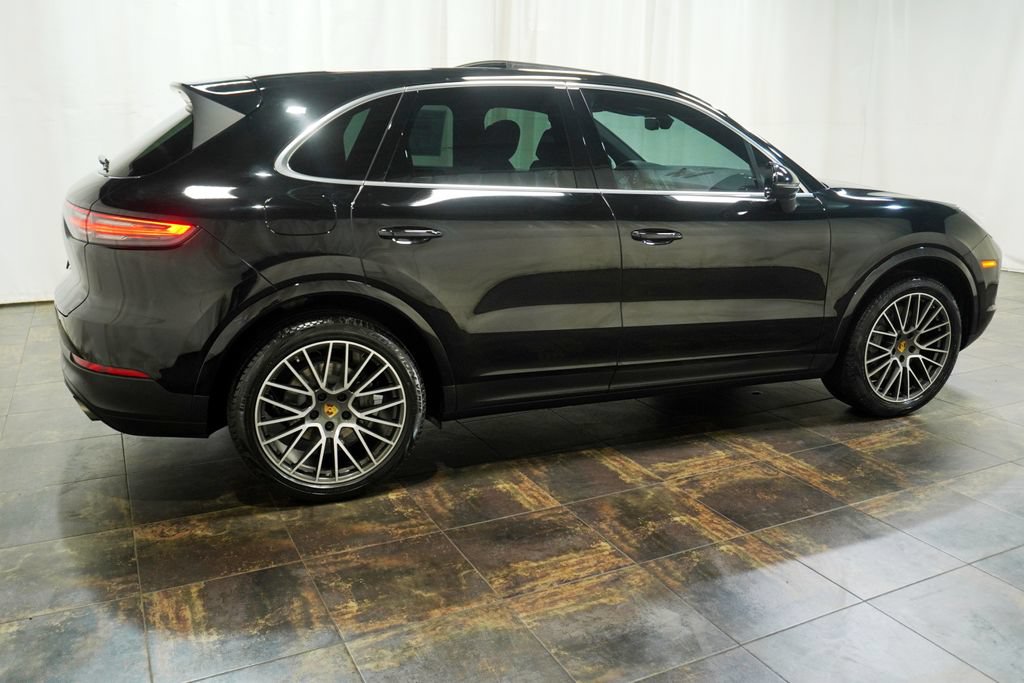 Used 2021 Porsche Cayenne S AWD/4WD image 3