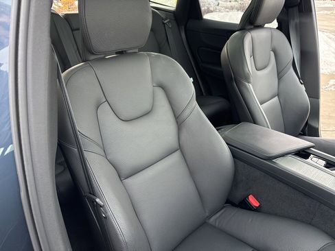 Used 2025 Volvo XC60 B5 Plus image 35