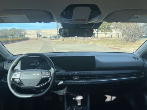 Used 2025 Kia K4 LXS image 36