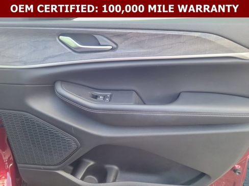 Used 2023 Jeep Grand Cherokee L Limited w/ Black Appearance Package image 25