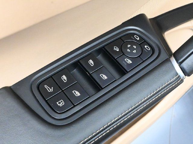 Used 2022 Porsche Cayenne E-Hybrid Coupe AWD/4WD image 14