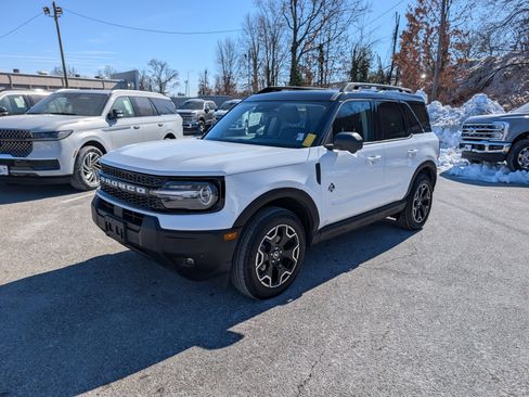 Certified 2025 Ford Bronco Sport Outer Banks w/ Outer Banks Tech Package+ image 2