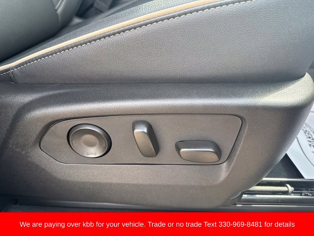 Used 2025 Chevrolet Tahoe Premier AWD/4WD image 38