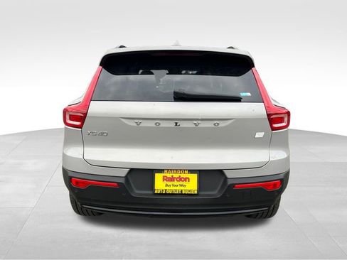 Used 2023 Volvo XC40 Recharge Ultimate image 8