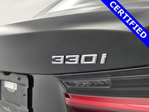 Certified 2022 BMW 330i Sedan w/ Convenience Package image 29