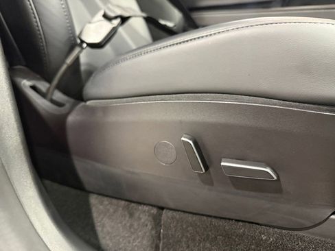 Used 2022 Tesla Model Y Performance image 16