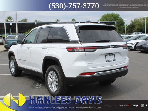 New 2026 Jeep Grand Cherokee Laredo AWD/4WD image 9