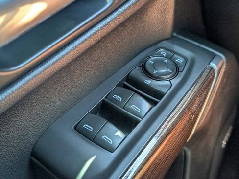 Used 2021 Chevrolet Silverado 1500 LT Trail Boss w/ Convenience Package II AWD/4WD image 25
