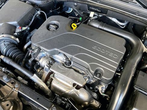 Used 2025 Chevrolet Malibu LT image 28