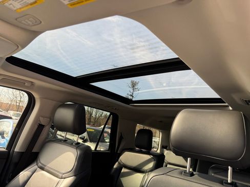 Used 2025 Ford Expedition Active image 42