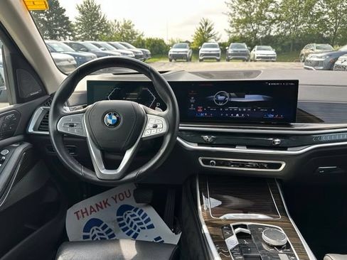 Used 2025 BMW X7 xDrive40i AWD/4WD image 14