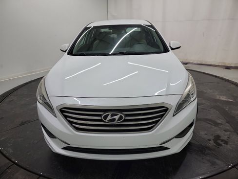 Used 2016 Hyundai Sonata SE image 2