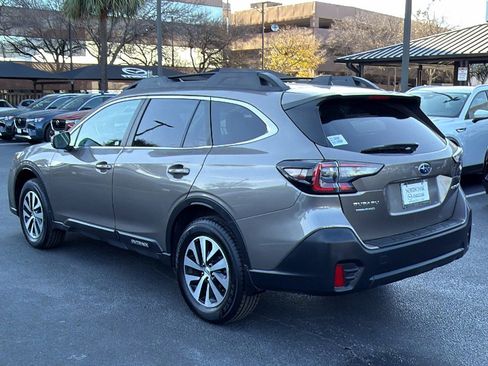 Used 2021 Subaru Outback Premium image 6