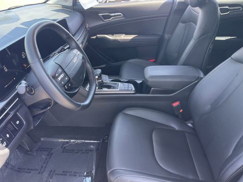 Certified 2026 Kia Sportage EX FWD image 18