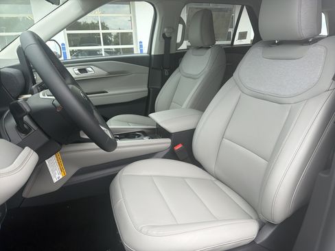 New 2026 Ford Explorer Active w/ Active Comfort Package AWD/4WD image 21