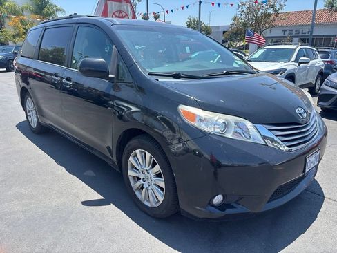 Used 2015 Toyota Sienna XLE Premium AWD/4WD image 11