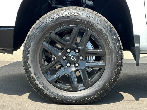Used 2026 Chevrolet Silverado 1500 LT Trail Boss w/ Convenience Package II AWD/4WD image 37