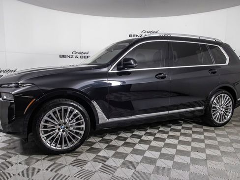 Used 2024 BMW X7 xDrive40i w/ Parking Assistance Package image 8