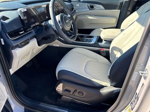 New 2026 Kia Carnival EX image 9