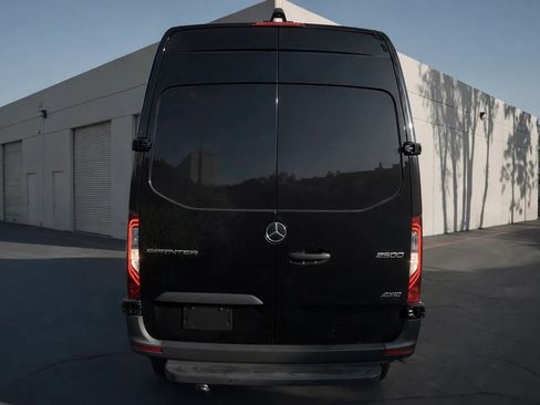 Used 2024 Mercedes-Benz Sprinter 2500 image 5