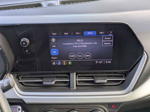 Used 2025 Chevrolet Trax LS image 27