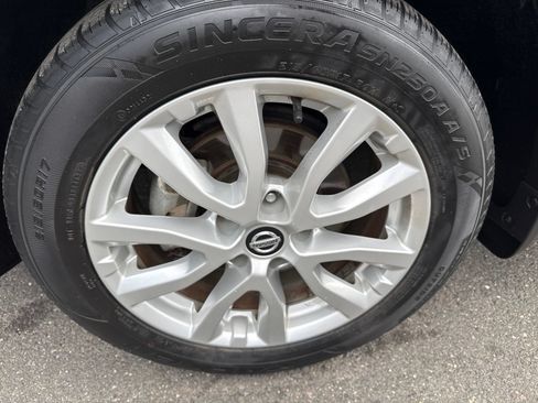 Used 2021 Nissan Rogue Sport SV w/ Technology Package AWD/4WD image 11